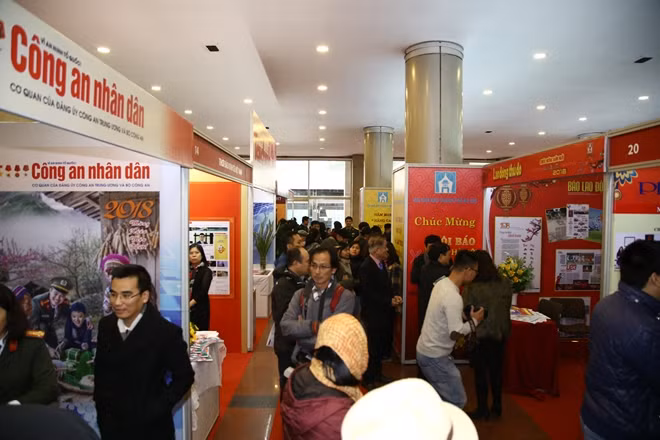 Các gian trưng bày tại Hội báo Xuân Mậu Tuất 2018.