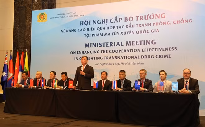 Đại tá Vũ Văn Hậu, Phó Cục trưởng Cục Cảnh sát điều tra tội phạm về ma túy trả lời tại họp báo.
