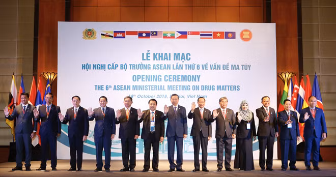 Đại tướng, Bộ trưởng Tô Lâm cùng các đại biểu dự Hội nghị cấp Bộ trưởng các nước ASEAN về phòng chống ma tuý do Việt Nam đăng cai tổ chức năm 2018.