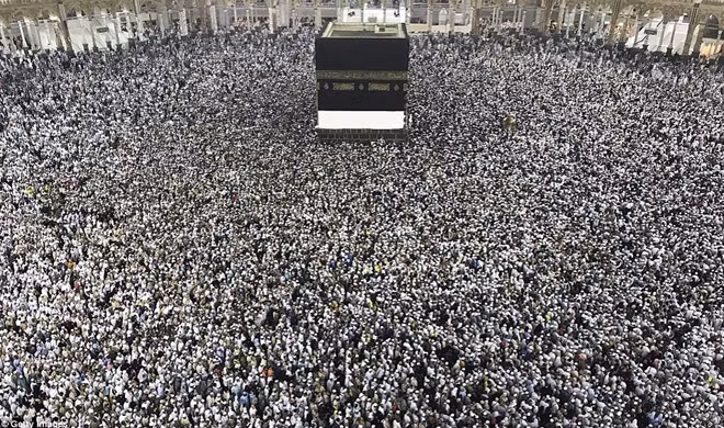 Hàng triệu người Hồi giáo trên toàn thế giới đang đổ về thánh địa Mecca ở Saudi Arabia để tham dự lễ hội hành hương Hajj diễn ra từ ngày 30-8 tới ngày 4-9.