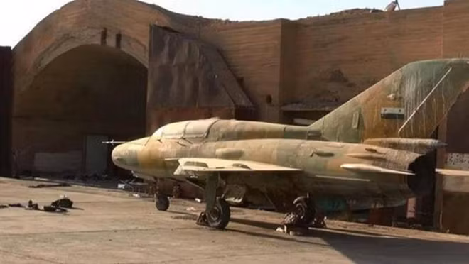 Máy bay bên trong căn cứ quân sự ở Syria. Ảnh: Sputnik