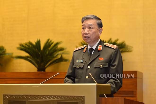 Bộ trưởng Bộ Công an Tô Lâm trình bày trước Quốc hội chiều 29-10. Ảnh: quochoi.vn