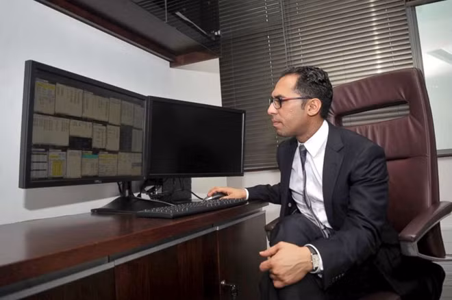 Tỷ phú Dewji. Ảnh: EPA