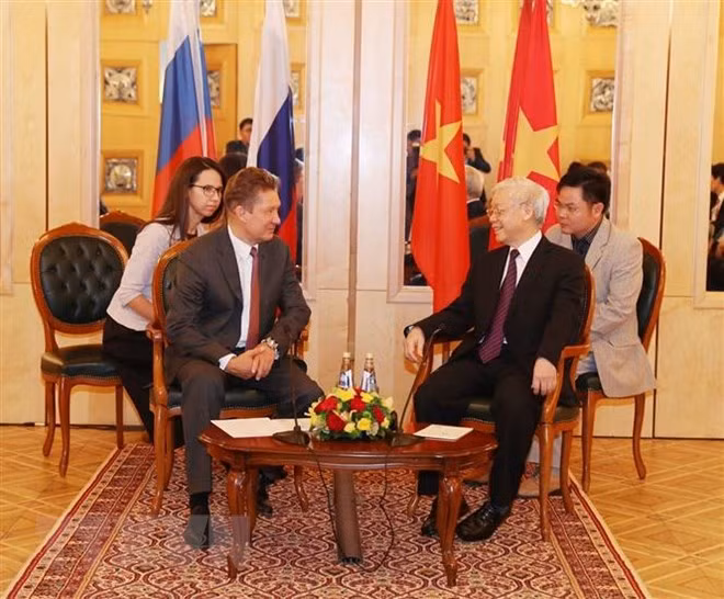 Tổng Bí thư Nguyễn Phú Trọng tiếp Chủ tịch Hội đồng Điều hành Tập đoàn Gazprom, ông Alexei Miller. Ảnh: TTXVN