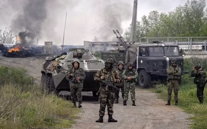 Binh lính thuộc lực lượng ly khai Đông Ukraine. Ảnh: ITN