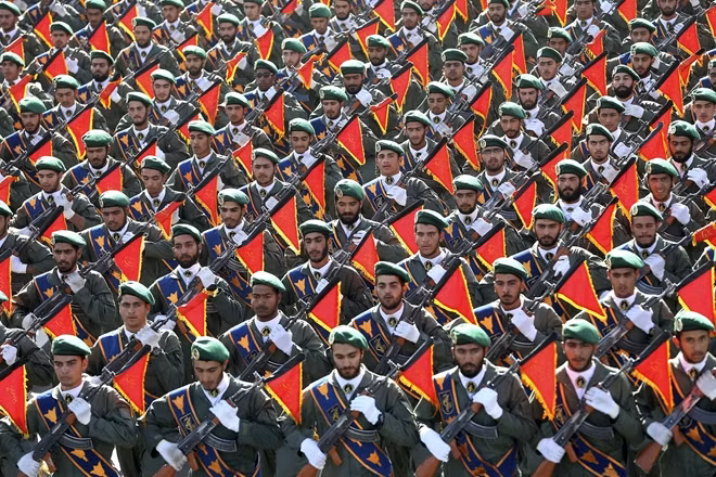 Binh sĩ Iran trong một cuộc diễu binh ở thủ đô Tehran. Ảnh: EPA