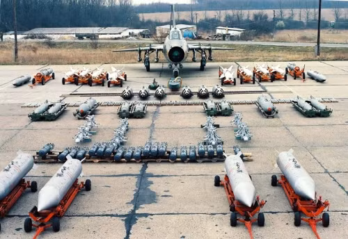 Các loại vũ khí có thể trang bị cho Su-22. Ảnh: HAF