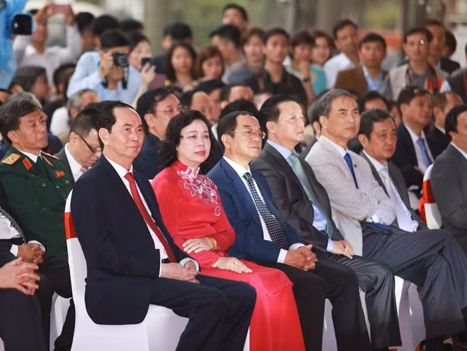 Chủ tịch nước Trần Đại Quang cùng các đại biểu tại Lễ bế mạc Hội báo Toàn quốc 2018.