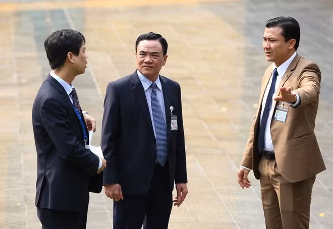 Các đồng chí Phòng Bảo vệ sự kiện đặc biệt quan trọng và khách quốc tế trao đổi phương án bảo vệ tại một sự kiện diễn ra trong khuôn khổ thượng đỉnh Mỹ-Triều ở Hà Nội.