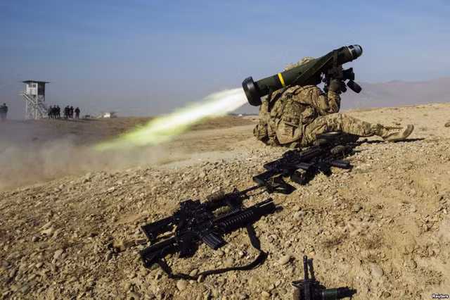 Binh lính Mỹ phóng một tên lửa vác vai mà nước này dự định cung cấp cho phiến quân Syria. Ảnh: Reuters Binh lính Mỹ phóng một tên lửa vác vai mà nước này dự định cung cấp cho phiến quân Syria. Ảnh: Reuters