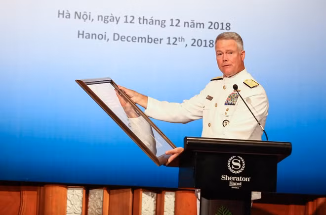 Chuẩn Đô đốc Jon Kreitz, Phó giám đốc Cơ quan Tìm kiếm Tù binh và Người mất tích thuộc Bộ Quốc phòng Hoa Kỳ (DPAA).