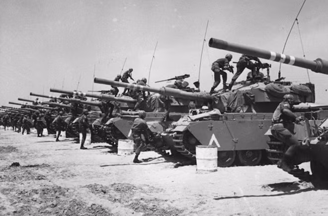 Xe tăng hiện đại của Israel trong cuộc chiến với các nước Arab. Trong những năm sau đó, các nước Arab và Israel có tiến hành thêm vài cuộc chiến tranh khác nhưng tình hình trong khu vực không có tiến triển gì tốt đẹp hơn cho người Palestine.