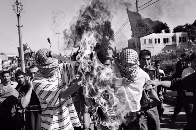 Quãng thời gian sau đó chứng kiến hàng loạt cuộc đụng độ giữa người Palestine và người Israel ở nhiều quy mô khác nhau: từ ném đá, đấu súng, hay thậm chí là những vụ đánh bom liều chết.