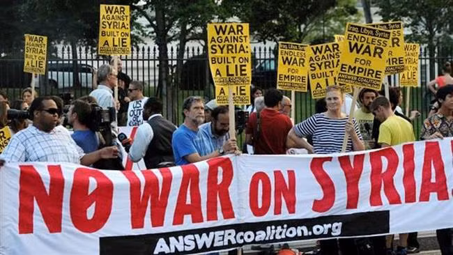 Mỹ: Sputnik ngày 15-4 đưa tin, ngay sau vụ tấn công Syria của Mỹ, Anh và Pháp, các nhà hoạt động chống chiến tranh tại Mỹ đã kêu gọi biểu tình tại hàng loạt thành phố lớn để phản đối hành vi quân sự của chính quyền. Người biểu tình tuyên bố đòn tấn công được "hợp thức hóa bằng những lời nói dối".