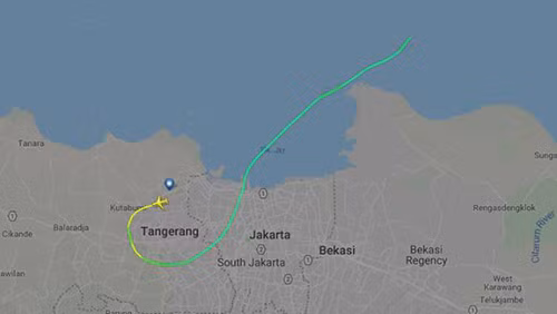 Đoạn đường di chuyển trước khi mất tích của máy bay Indonesia. Ảnh: Flight Radar