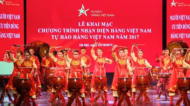 Một tiết mục văn nghệ đặc sắc chào mừng chương trình.