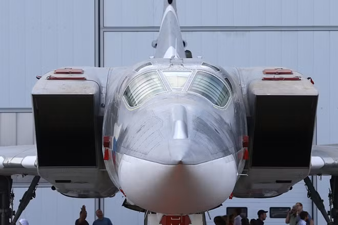 Tu-22M3M được hiện đại hóa sẽ bước vào giai đoạn thử nghiệm trên mặt đất và trên không ngay trong tuần tới. Các máy bay Tu-22M3M đầu tiên dự kiến được bàn giao cho các lực lượng vũ trang Nga trước năm 2021.