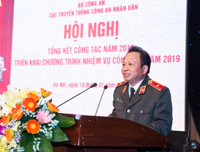 Thiếu tướng Mai Văn Hà phát biểu tại hội nghị.