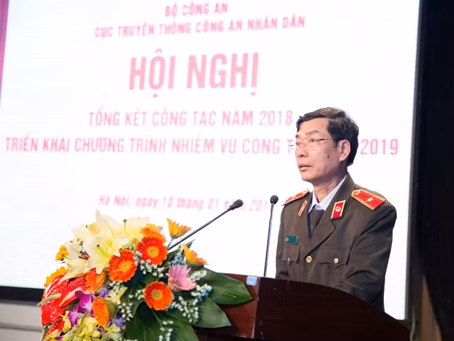 Thiếu tướng Phạm Văn Miên phát biểu tại hội nghị.