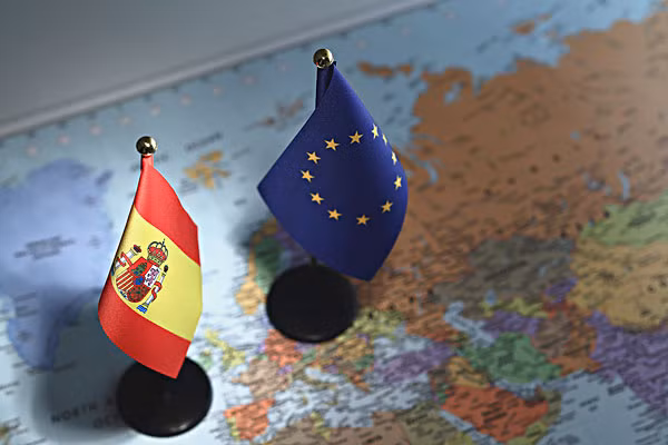 Châu Âu đã chọn đứng về phía Madrid trong cuộc khủng hoảng này. Ảnh: ITN