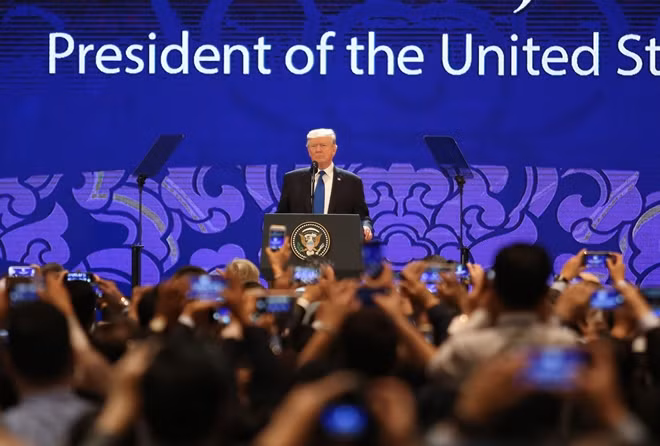 Tổng thống Trump thu hút sự chú ý đặc biệt từ giới doanh nhân APEC.