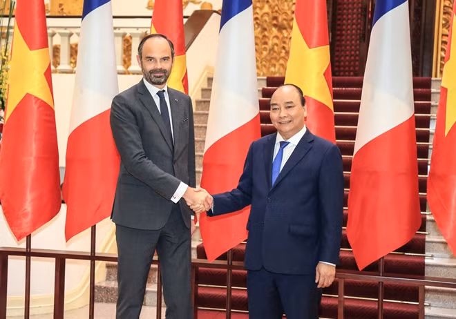 Theo lịch trình, sau lễ đón chính thức, Thủ tướng Pháp Philippe hội đàm với Thủ tướng Nguyễn Xuân Phúc; chào xã giao Tổng bí thư, Chủ tịch nước Nguyễn Phú Trọng và hội kiến Chủ tịch Quốc hội Nguyễn Thị Kim Ngân.
