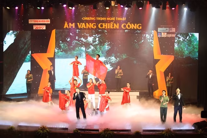 Một tiết mục nghệ thuật đặc sắc trong "Âm vang chiến công" 2017.