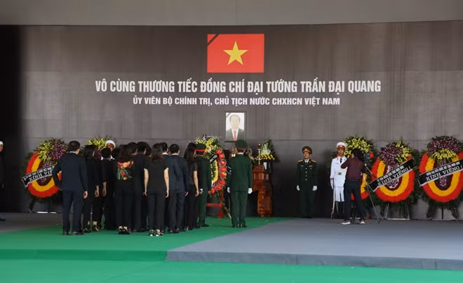 Khung cảnh trang nghiêm tại lễ viếng Chủ tịch nước Trần Đại Quang ở quê nhà Quang Thiện, Kim Sơn.