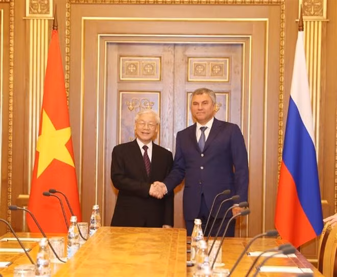 Tổng Bí thư Nguyễn Phú Trọng và Chủ tịch Duma Quốc gia Vyacheslav Volodin. Ảnh: TTXVN