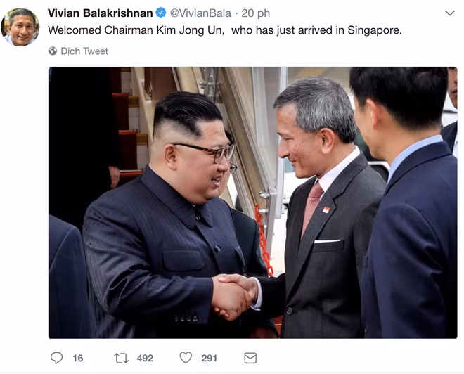Ngoại trưởng Singapore đăng hình ảnh chào đón ông Kim trên Twitter.