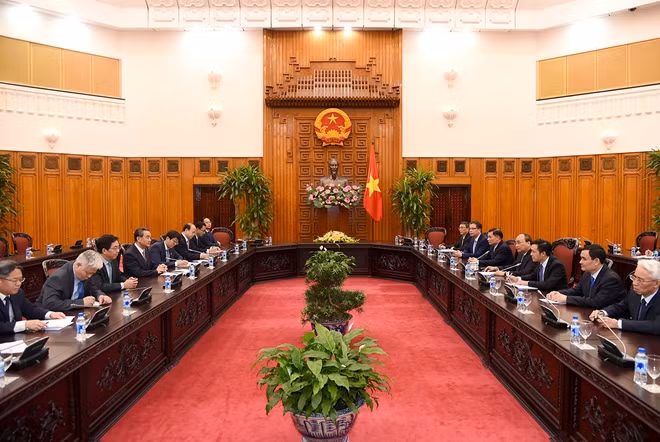 Đại diện hai bên tại buổi tiếp.