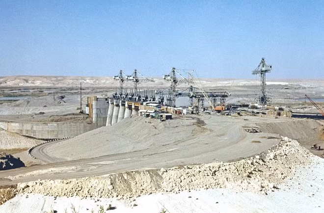 Đập Raqqa đang trong nguy cơ bị vỡ do các cuộc không kích của Mỹ.