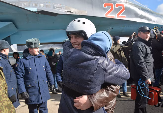 Tổng thống Putin khẳng định, với chiến thắng vang dội ở Syria, binh lính Nga sẽ "trở về quê hương với niềm tự hào của người chiến thắng".