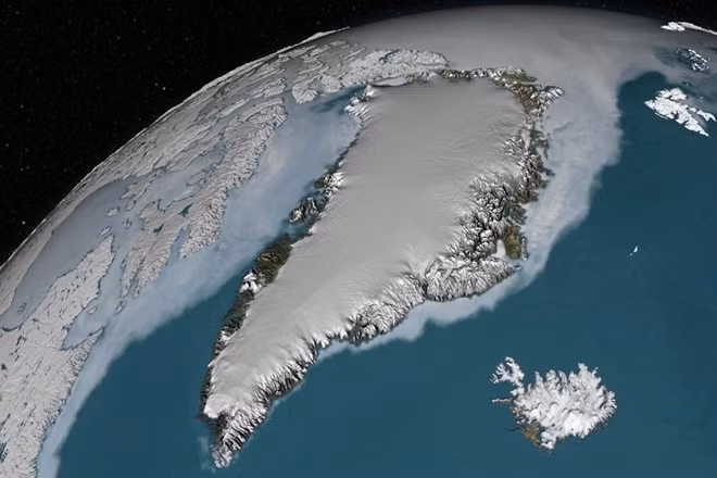 Greenland nhìn như tảng băng khổng lồ từ vũ trụ. Ảnh: Getty Images
