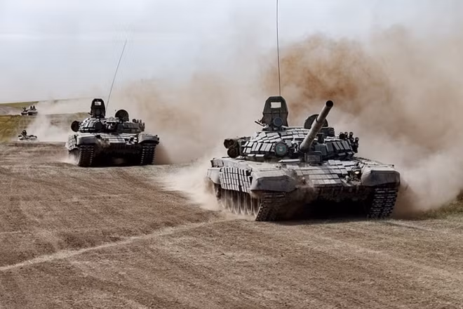 Dàn xe tăng chiến đấu chủ lực T-72 của quân đội Nga.