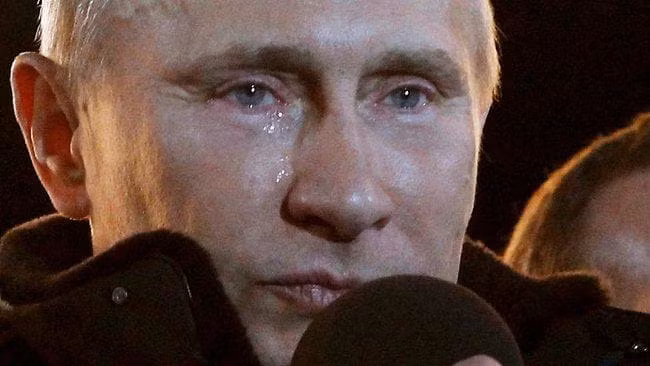 Ông Putin rơi lệ trong buổi mít tinh trước hàng trăm ngàn người ủng hộ ở thủ đô Moscow. Ảnh: AP Ông Putin rơi lệ trong buổi mít tinh trước hàng trăm ngàn người ủng hộ ở thủ đô Moscow. Ảnh: AP