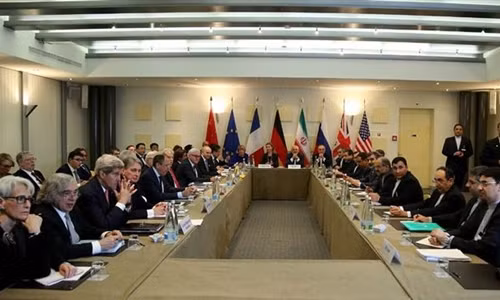 Quan chức P5+1 và Iran tại một vòng đàm phán thỏa thuận hạt nhân. Ảnh: Press TV