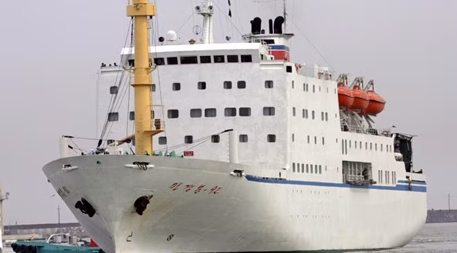 Phà Mangyongbong nối Nga và Triều Tiên. Ảnh: Reuters