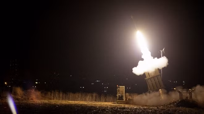 Tên lửa Israel được kích hoạt. Ảnh: ITN