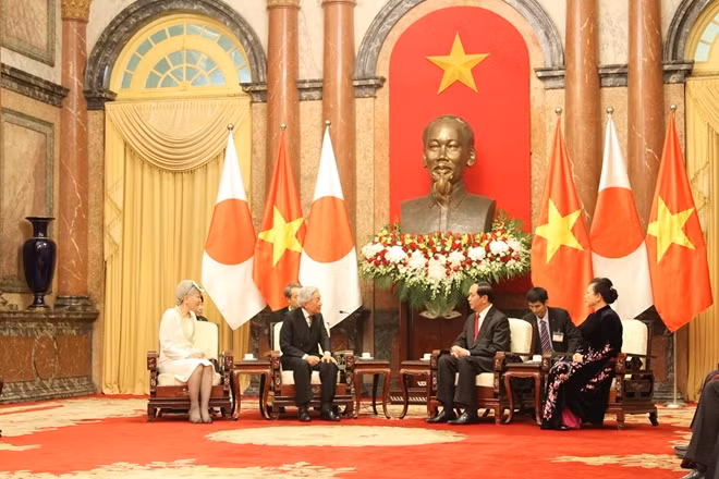 Chủ tịch nước Trần Đại Quang và phu nhân tiếp Nhà vua và Hoàng hậu Nhật Bản tại Phủ Chủ tịch.