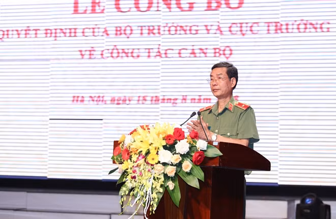 Thiếu tướng Phạm Văn Miên, Tổng Biên tập Báo CAND phát biểu tại buổi lễ.