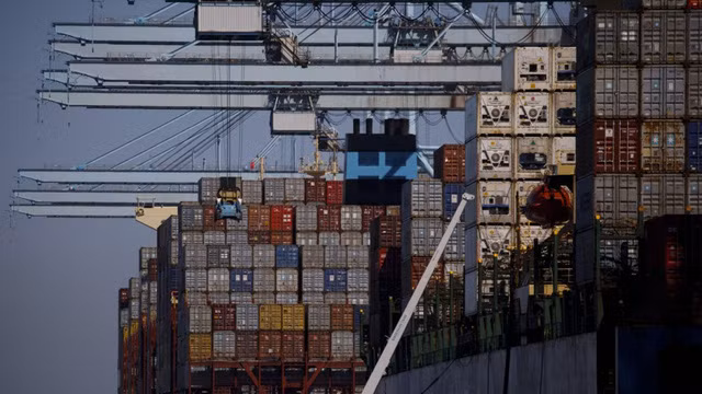 Căng thẳng thương mại giữa Mỹ và Trung Quốc leo thang. Ảnh: Reuters