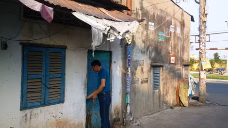 Hai căn phòng sát vách được Thanh thuê để tạo cánh cửa bí mật. Hai căn phòng sát vách được Thanh thuê để tạo cánh cửa bí mật.