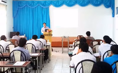 Các đại biểu tham gia buổi tập huấn về Quy chuẩn.