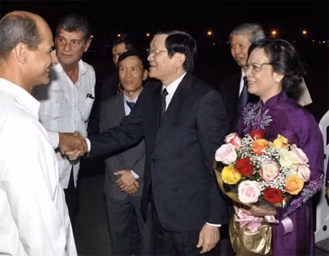 Lãnh đạo Bộ Ngoại giao Cuba đón tiếp Chủ tịch Trương Tấn Sang tại sân bay quốc tế Jose Marti. Lãnh đạo Bộ Ngoại giao Cuba đón tiếp Chủ tịch Trương Tấn Sang tại sân bay quốc tế Jose Marti.