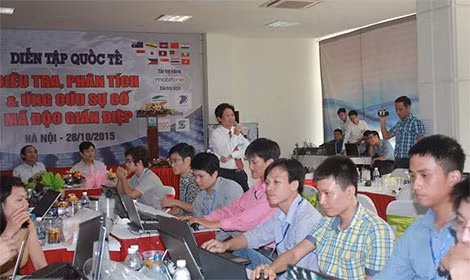 Ông Nguyễn Khắc Lịch Trưởng ban tổ chức ACID 2015 phát biểu.