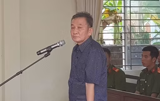 Truy xét nhóm đối tượng tạt sơn, ném chai bia, dọa bắn người trong nhà hàng ảnh 2