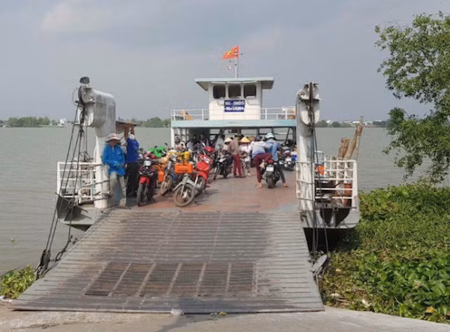 Bến đò Cồn Khương ngưng hoạt động. Bến đò Cồn Khương ngưng hoạt động.