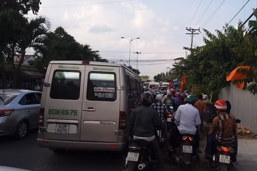 Bến phà Đình Khao tạm ngưng hoạt động 2 ngày ảnh 3