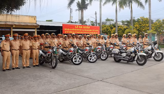 Lực lượng Cảnh sát giao thông ra quân, đợt cao điểm bảo đảm trật tự an toàn giao thông.